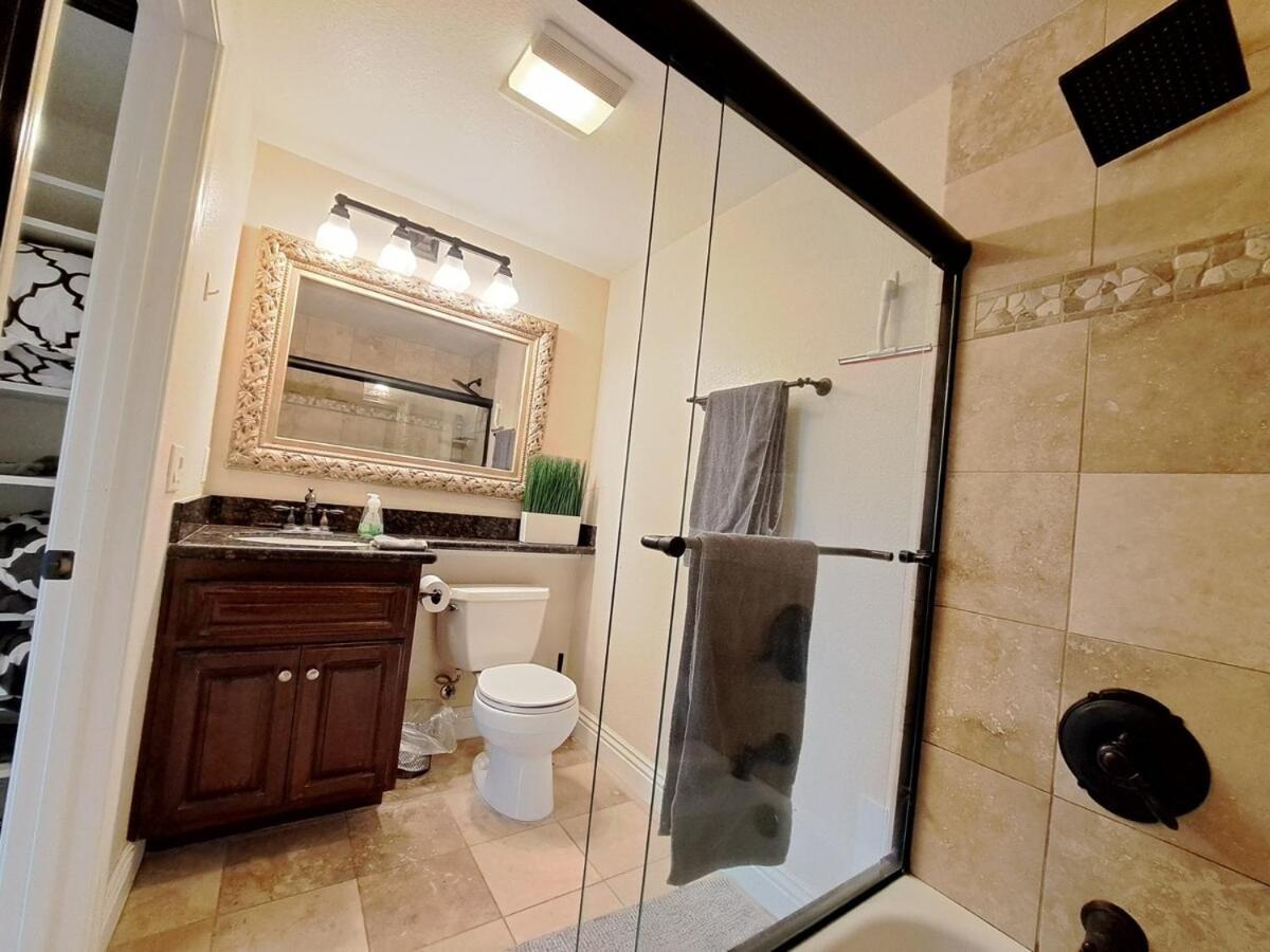 Vacation Floor 2-story Two Bedroom La Jolla Luxury Apartment *