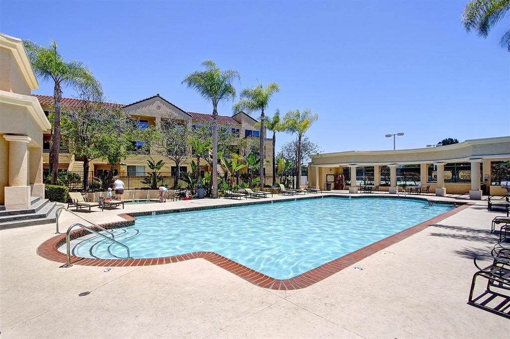 Vacation Floor 2-story Two Bedroom La Jolla Luxury Apartment *