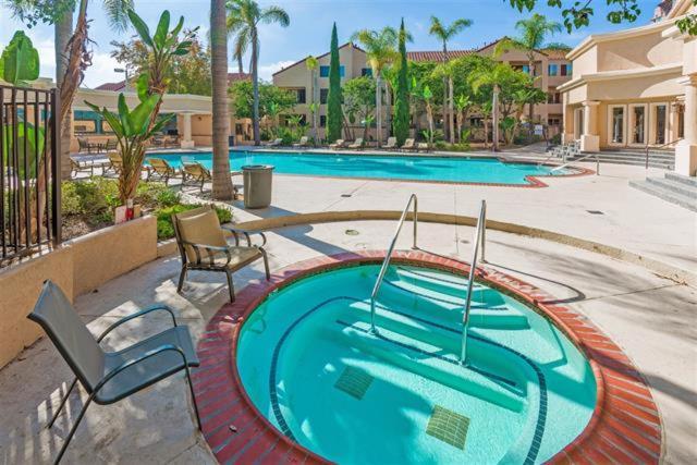 Vacation Floor 2-story Two Bedroom La Jolla Luxury Apartment *
