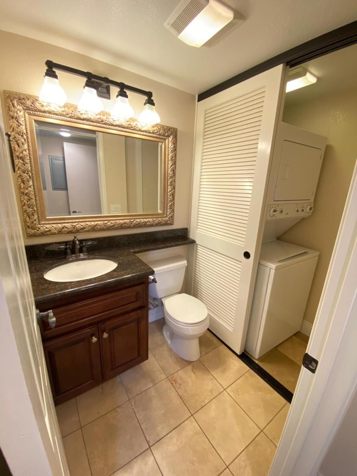 Vacation Floor 2-story Two Bedroom La Jolla Luxury Apartment *
