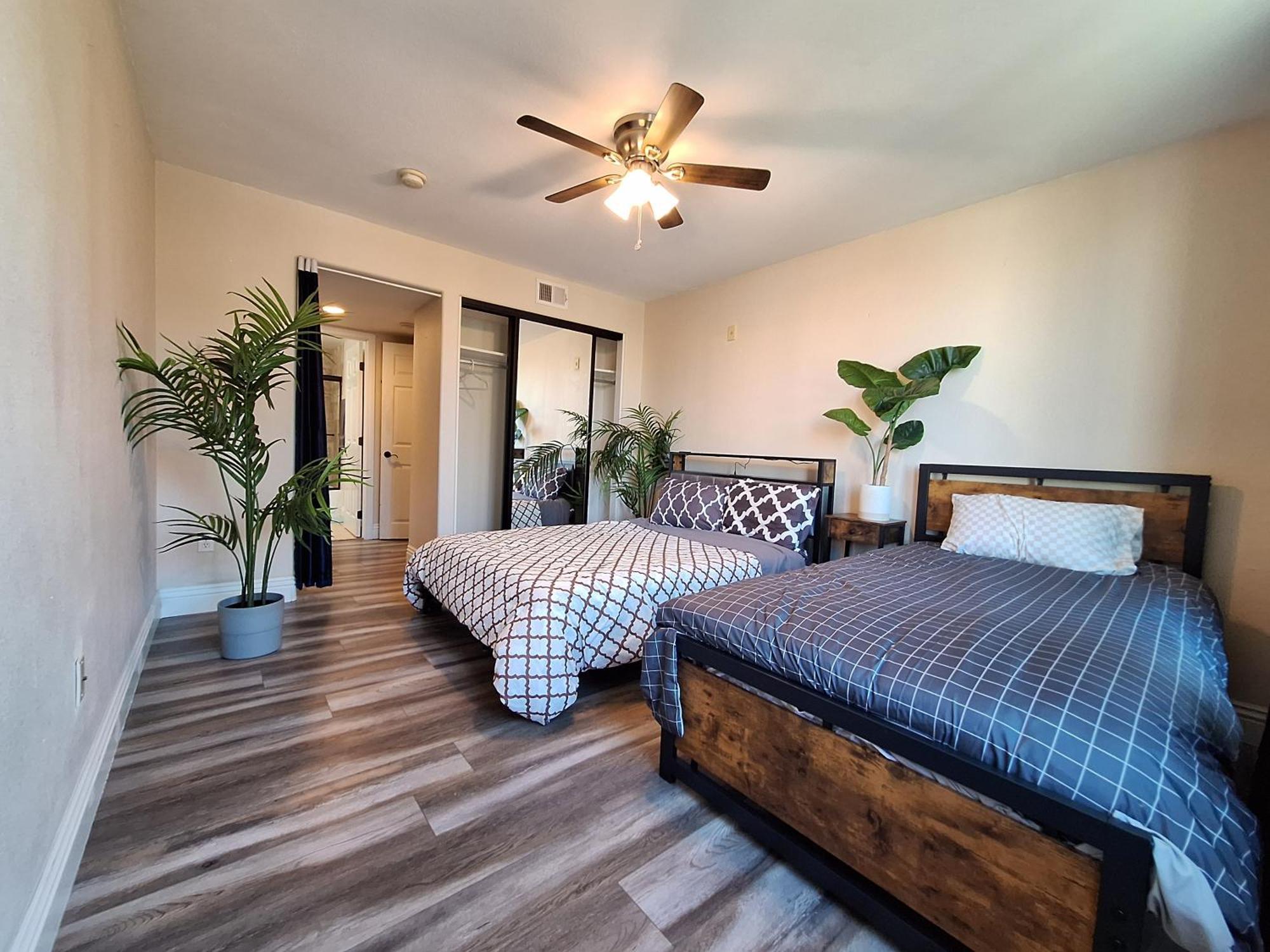 Vacation Two Bedroom La Jolla Luxury Condo Apartment San Diego
